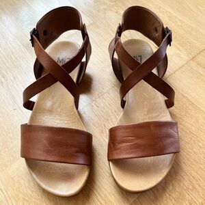 Miz Mooz Aster Strappy Sandal size 6 medium